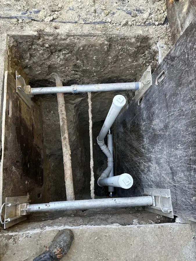 Experienced plumber completing Gas Line Repair work in Fort Myers Shores